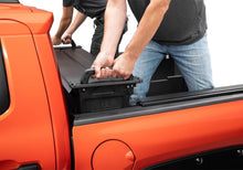 Load image into Gallery viewer, Retrax 20-26 Chev/GMC Silverado/Sierra 1500 6.5ft Bed (No Side Boxes) RetraxPRO EZ-Off FRC-4000
