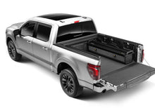 Load image into Gallery viewer, RealTruck 04-24 Nissan Titan CC 5.5ft Bed (w or w/o Utilitrack) RetraxPRO EZ-Off FRC-4000