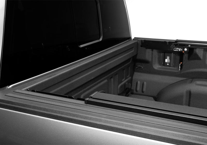 Retrax 17-26 Ford F-250/350 Super Duty Short Bed 6ft8in. RetraxPRO EZ-Off FRC-4000